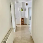 아파트 3 Avec Salon Et Terrasse