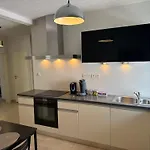 아파트 3 Avec Salon Et Terrasse *