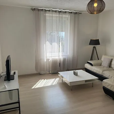 3 Avec Salon Et Terrasse *