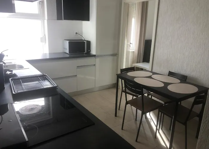 F4 Meuble Lägenhet *